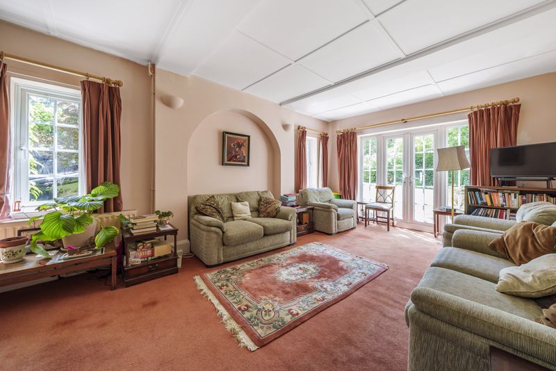 Living Room- click for photo gallery
